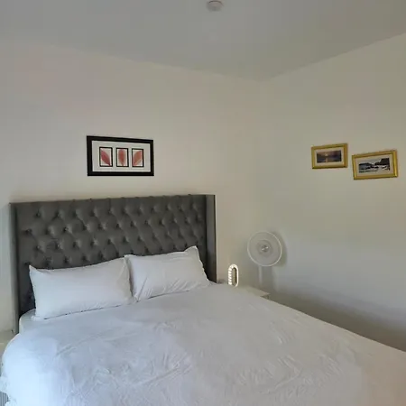 Romford Lux Rooms 20Mins To The London City